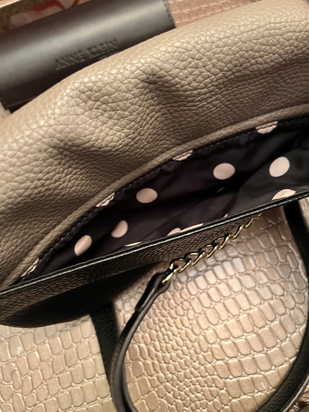 Anne Klein Black & Taupe Pebbled Leather Crossbody w/Gold Chain & Eyeglass Case - Picture 8 of 13